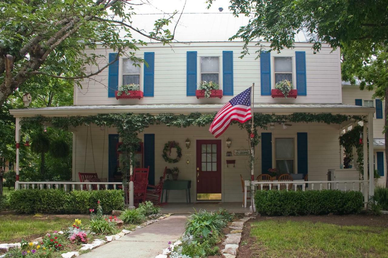 The Corner Cottage Fredericksburg Exterior photo